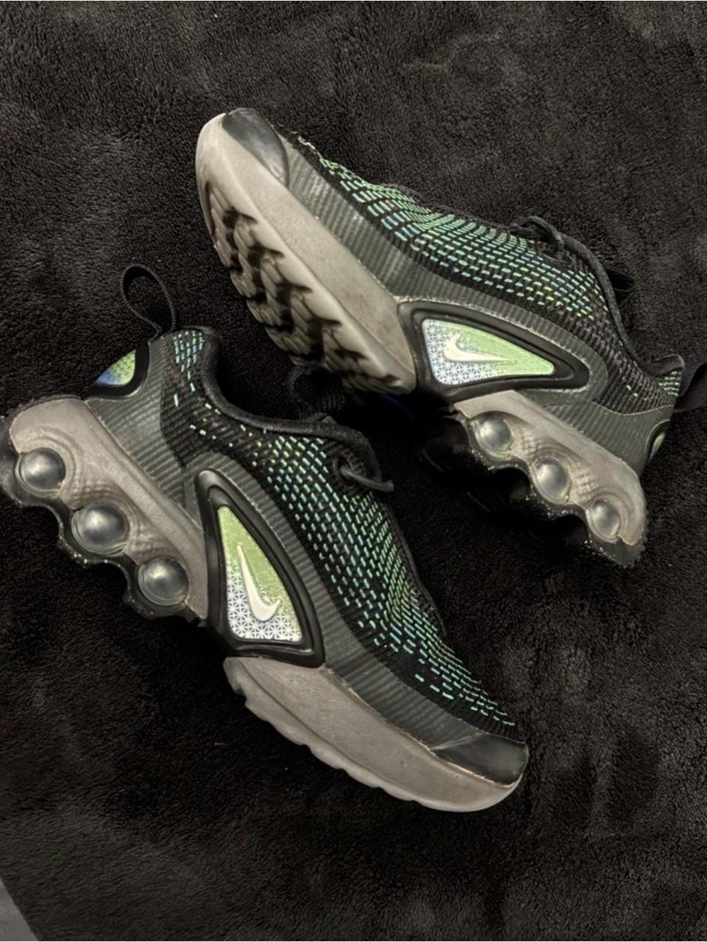 Nike Air Max DN sneakers in black, green, white unisex